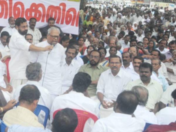 മാപ്പ് പറയണം