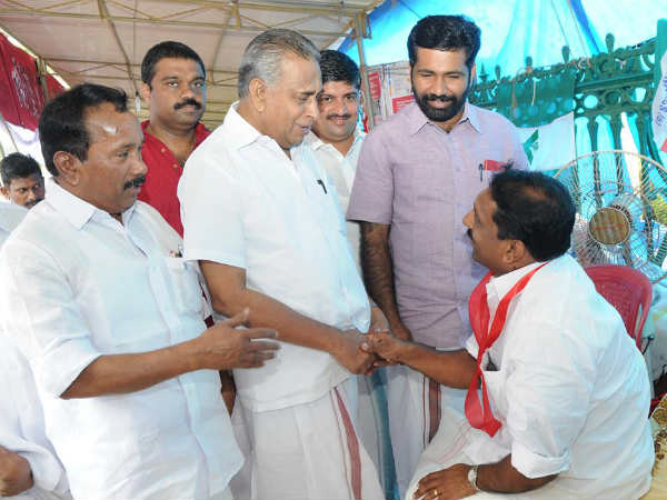 ഉമ്മന് ചാണ്ടി എന്ത് ചെയ്യും