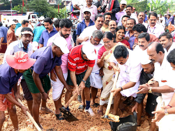 അലിയും മുരളിയും