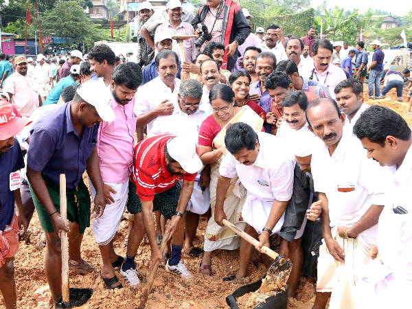 മന്ത്രിയും എംഎല്എയും മേയറും