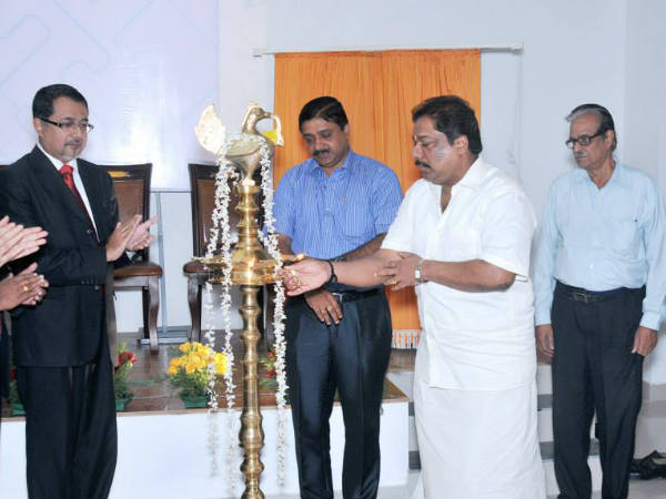 ബാറുടമകള്
