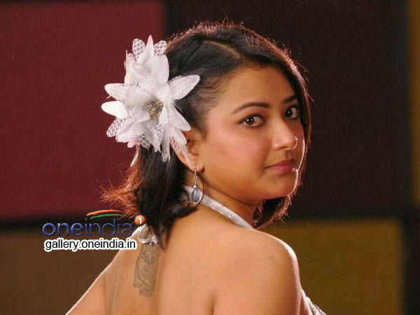 സാഹിത്യത്തിലേക്ക്