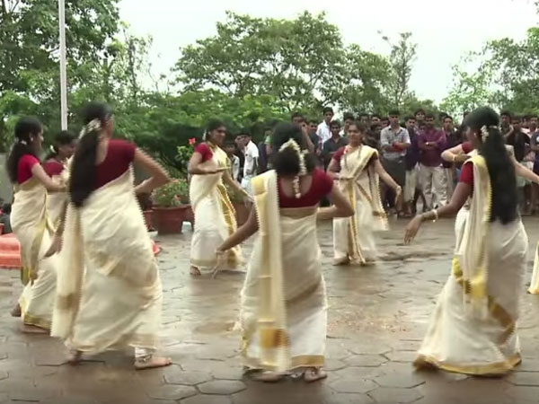 കൂടുതല് അക്രമാസക്തമാകുന്നു