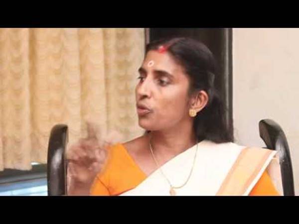 കാസറ്റ് കേട്ടു