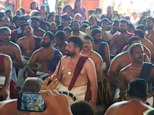 പവിഴമല്ലിത്തറ മേളം