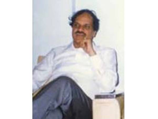 പിന്നില് ഗൂഢാലോചന