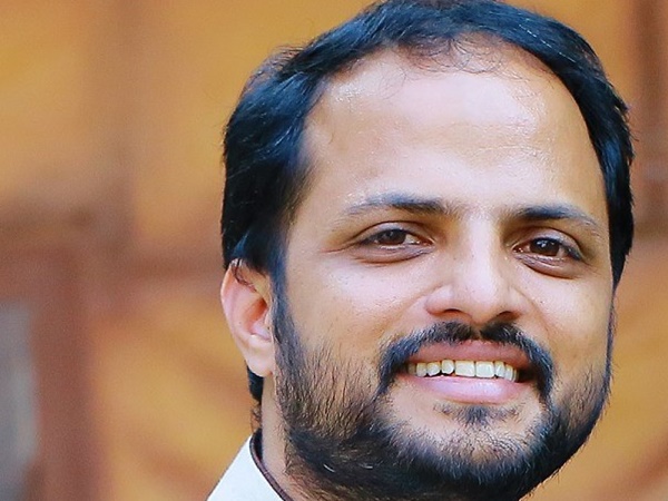 യഥാര്ത്ഥ മുഖങ്ങള് പുറത്തുവരാനിരിക്കുന്നതേയുള്ളൂ