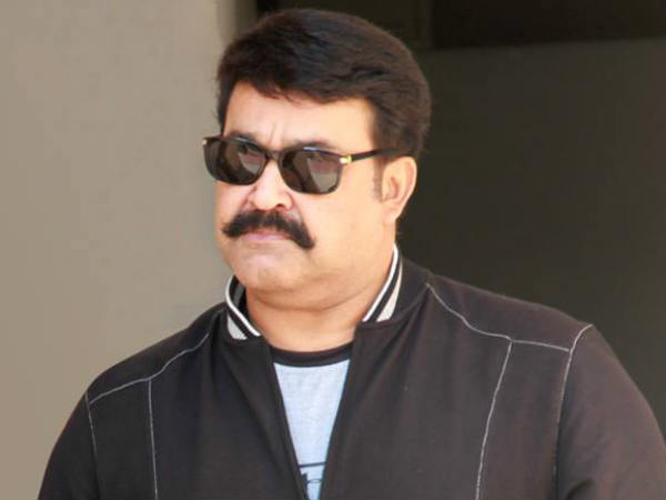 കടലിന് മുന്നില്