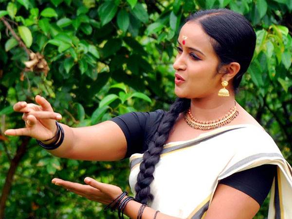 തിരക്കിലാണ്