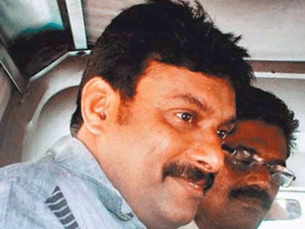 ഔദ്യോഗിക വസതിയില് നിന്ന്