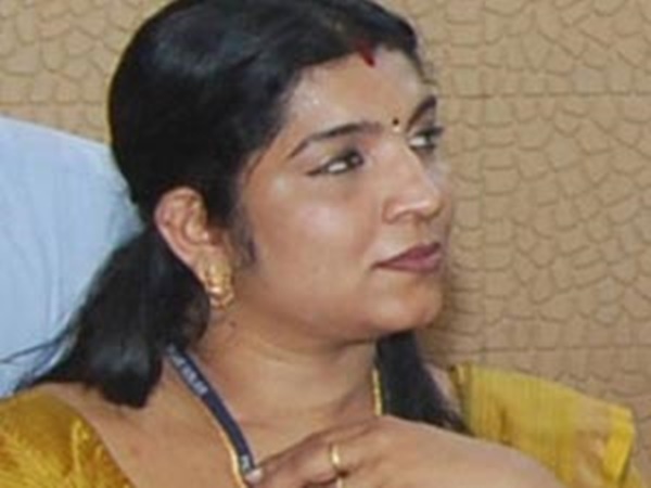 അമ്മയുമായി