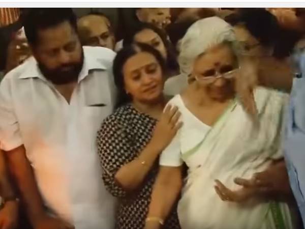 പ്രമുഖര് ആദരാഞ്ജലികള് അര്പ്പിച്ചു