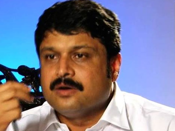 ചാനലിലെ സ്ഥാനമാനങ്ങള്