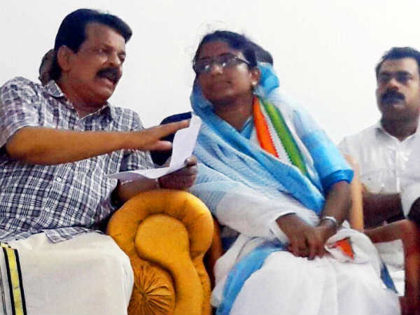 അരൂരിൽ നിന്ന്
