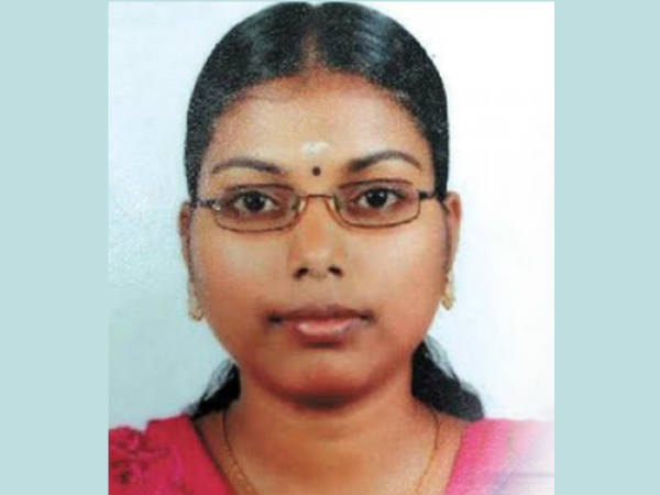 ഷാളില് നിന്ന്