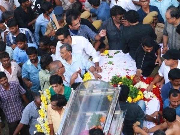 ചിലവുകള് വ്യത്യസ്തം