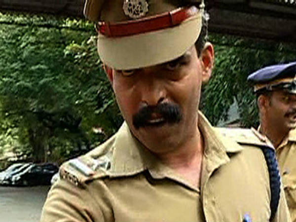 സ്റ്റേഷന് ഓഫീസര്