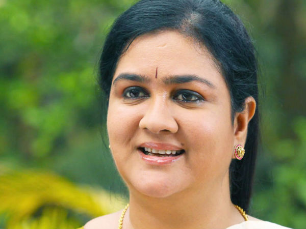 അല്പവസ്ത്രത്തില്