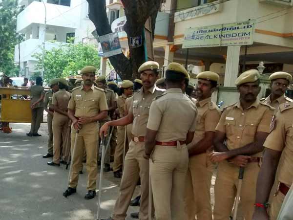 മുഖവിലയ്ക്കെടുക്കാതെ പോലീസ്