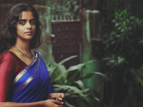 വീട്ടില് വച്ച്
