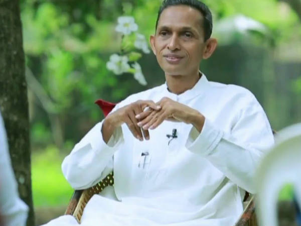 എതിരെ പറയുന്നവര്ക്ക് വാണിങ്