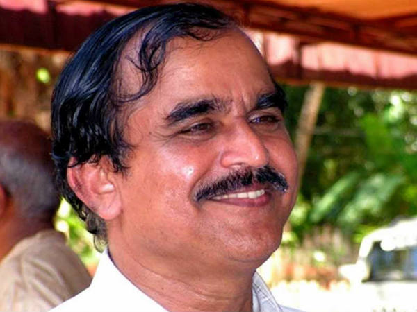 ചടങ്ങില് പങ്കെടുക്കരുതെന്ന് ഇടത് അനുകൂലികള്...
