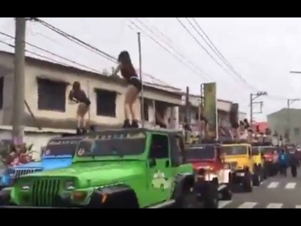 അമ്പത് സ്ത്രീകള്, ജീപ്പിന് മുകളില്