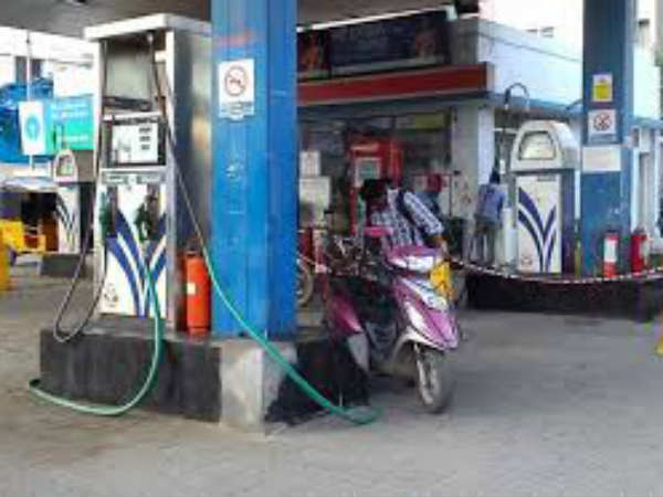 പമ്പുടമകള് ഭീഷണിപ്പെടുത്തി