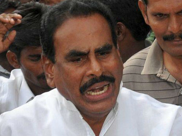 ജയലളിത ആശുപത്രിയിലായപ്പോള്