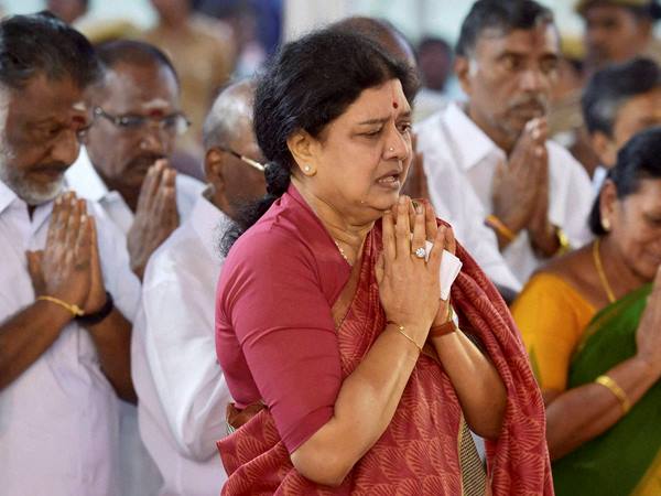 പളനിസ്വാമിയുടെ കൈകളില് സുരക്ഷിതമാകുമോ?