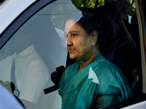 പോലിസ് പറയുന്നത് 119 പേര് മാത്രമെന്ന്