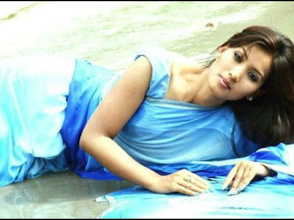 മീനാക്ഷി ഥാപ്പര്