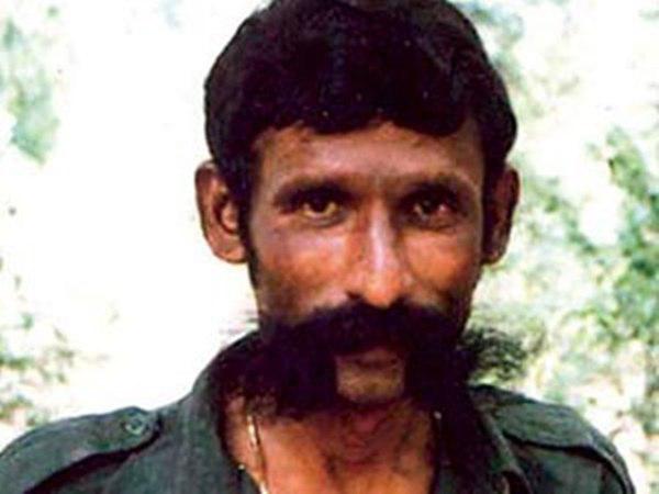 രഹസ്യങ്ങള് ചോര്ത്തി