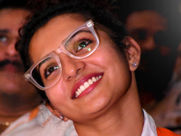 സ്റ്റാന്ഡ് ക്ലിയറാക്കി പാര്വ്വതി