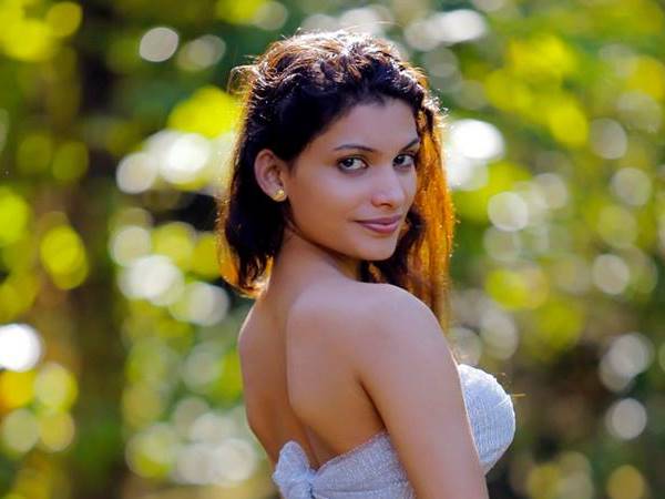 ചോദ്യങ്ങള് നീളുന്നത്