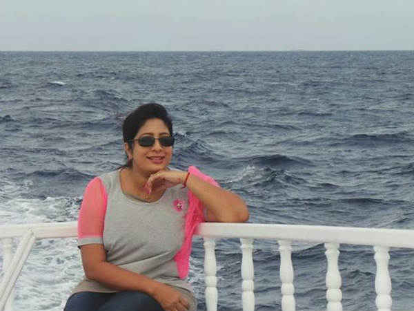 അക്കാദമിക്ക് അഫിലിയേഷനുണ്ടോ?