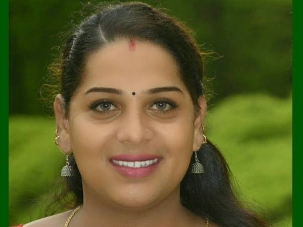 സമൂഹത്തിന് നേരെ കാര്ക്കിച്ച് തുപ്പുന്നു