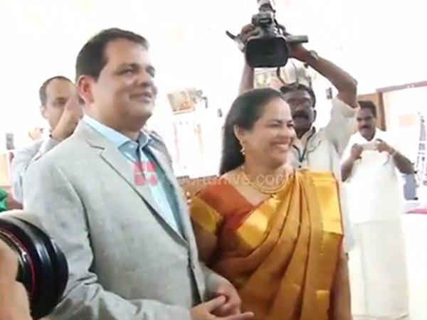 രാഷ്ട്രീയം പൂര്ണമായി വിടുന്നില്ല
