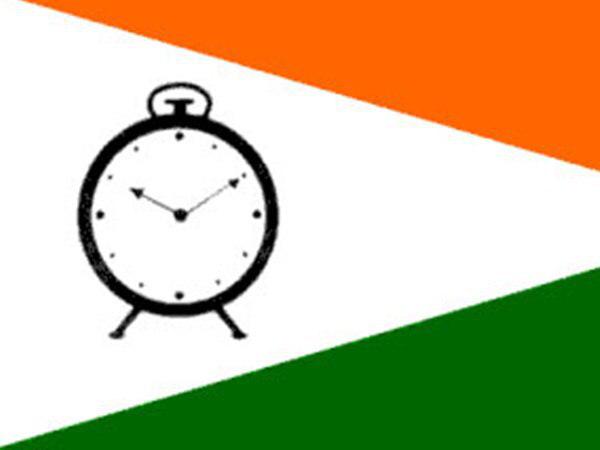 പരമാവധി ഭാരവാഹികളെ കൂടെക്കൂട്ടാൻ...