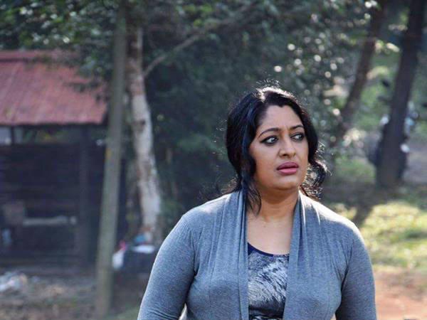 ആരാന്റമ്മയ്ക്ക് പ്രാന്തിളകുമ്പോൾ