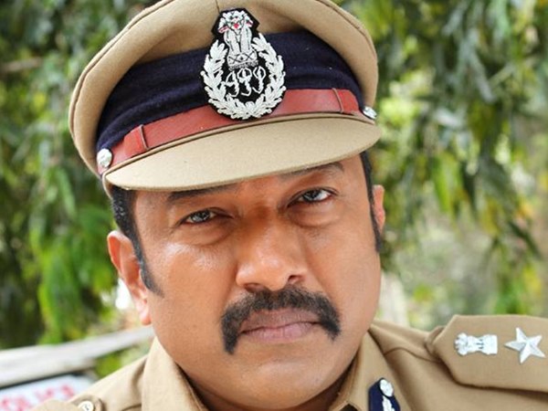 ഹാസ്യ മറുപടി നല്കി പിടിച്ചുനില്ക്കാന് പറ്റുമോ