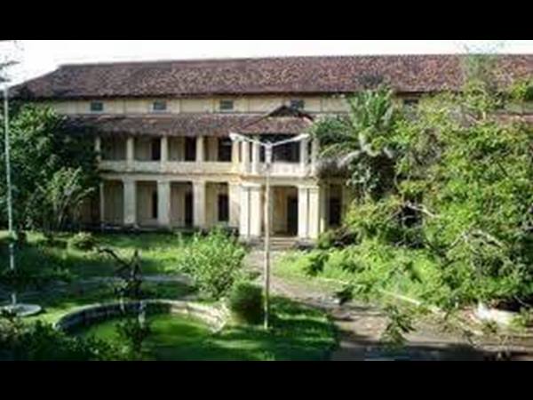 ചില അധ്യാപകർ പ്രശ്നക്കാർ