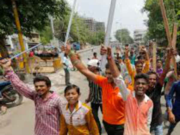 മുസ്ലീങ്ങൾ ഇന്ത്യവിട്ട് പാകിസ്താനിലേക്ക് പോകണം