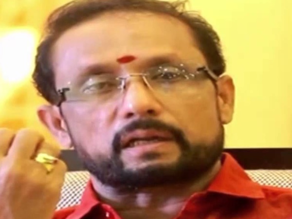 സംവിധായകനെ തന്നെ ദിലീപ് മാറ്റി