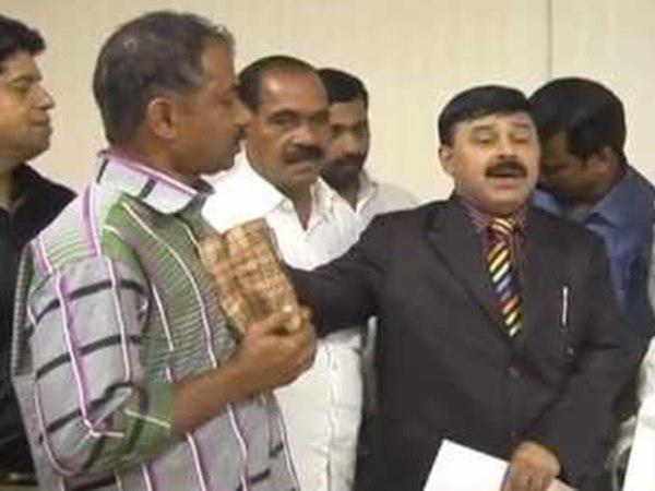 ഇപ്പോൾ വിശ്രമത്തിൽ