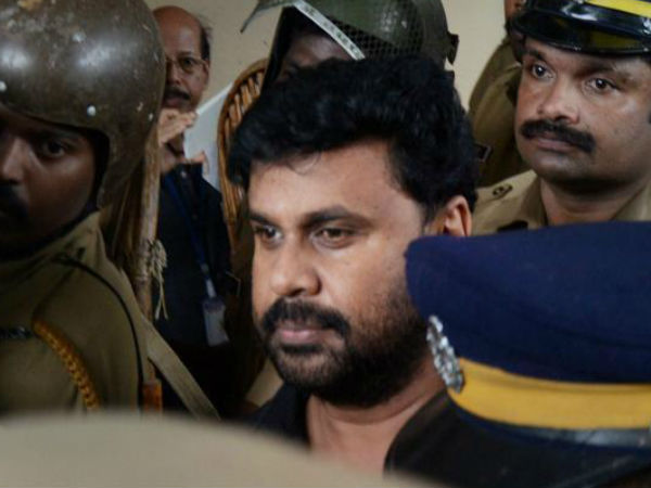 രാംജെത് മലാനിയെ സമീപിച്ചെന്ന് സൂചന