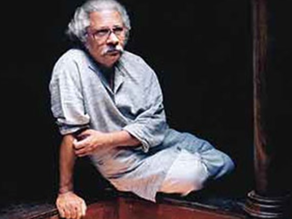 പത്രം വായിക്കുന്നത്