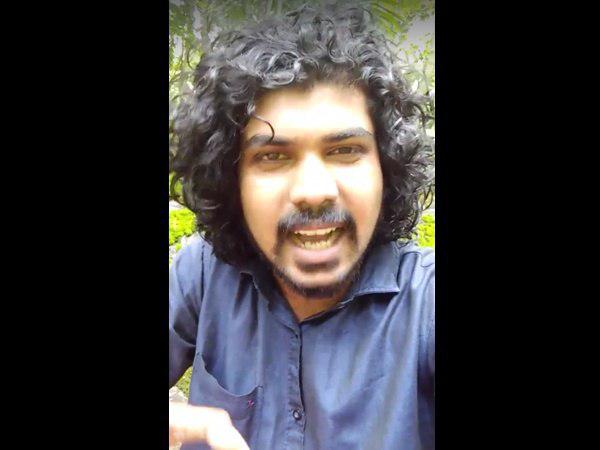 അവളുടെ നഗ്ന വീഡിയോ...