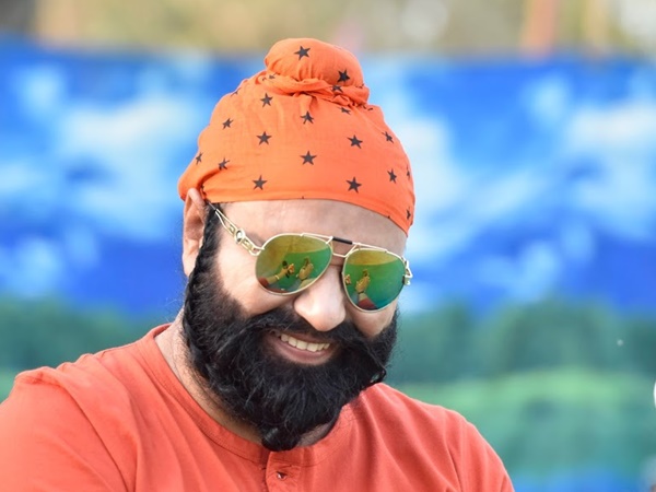 ആണുങ്ങളോട് മിണ്ടരുത്