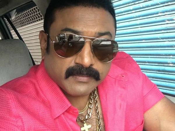 മുടിനാരിഴ കീറണ്ട